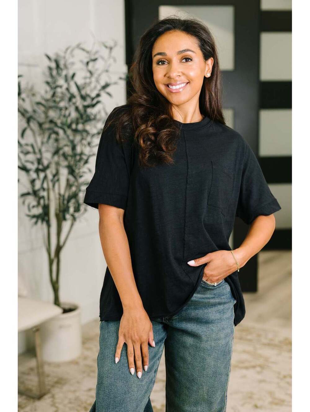 The Layback Relaxed Basic Tee in Black